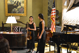 Juliа and Sofie Woodwards at Steinway Hall after performing Mozart Sonata together. 